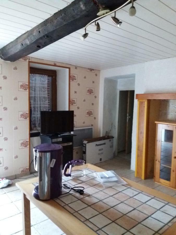 Saint-Gal-sur-Sioule Martinヴィラ エクステリア 写真
